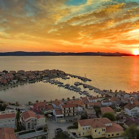 Apartments And Rooms By The Sea Bibinje, Zadar - 6199 Eksteriør bilde