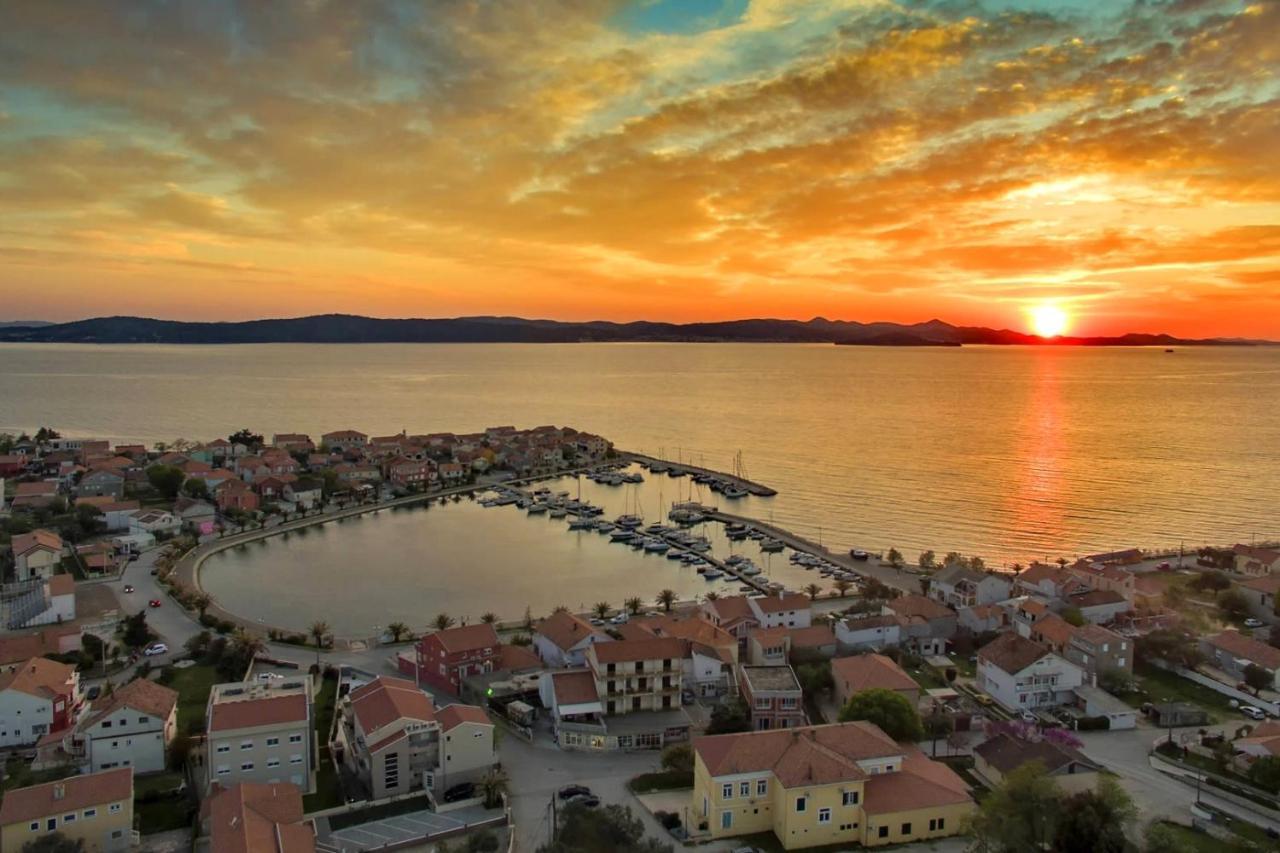 Apartments And Rooms By The Sea Bibinje, Zadar - 6199 Eksteriør bilde